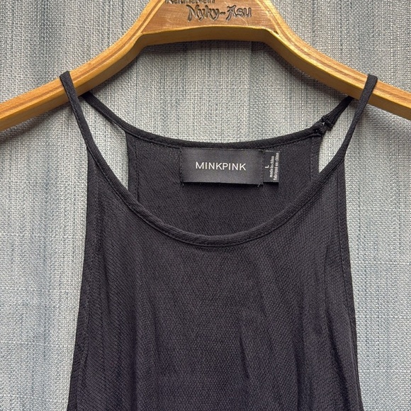 🏴 MINKPINK Black Asymmetrical Relaxed Tank Top size large - Picture 3 of 7